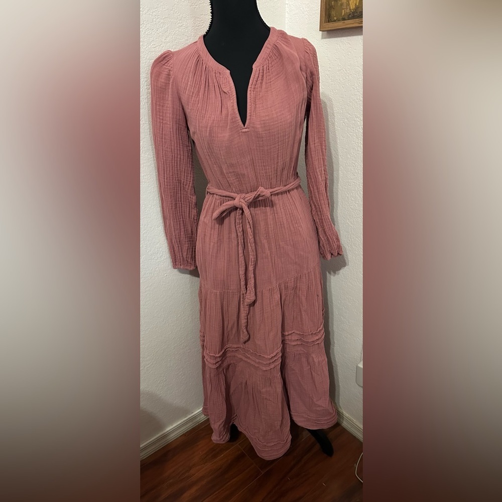 XiRENA Addison Seersucker Belted Midi Dress in Rose - Size XS - Picture 2 of 11